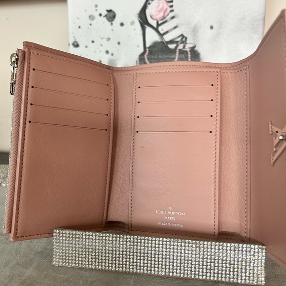 Louis Vuitton Capucines Taurillon Compact Wallet Magnolia Pink w/ COA - Picture 7 of 12